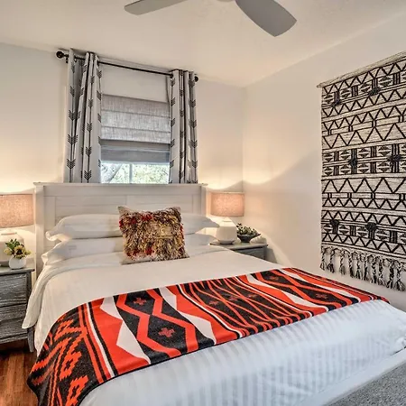 Modern W/ Charm < 2 Mi To Plaza