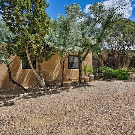 Modern W/ Charm < 2 Mi To Plaza
