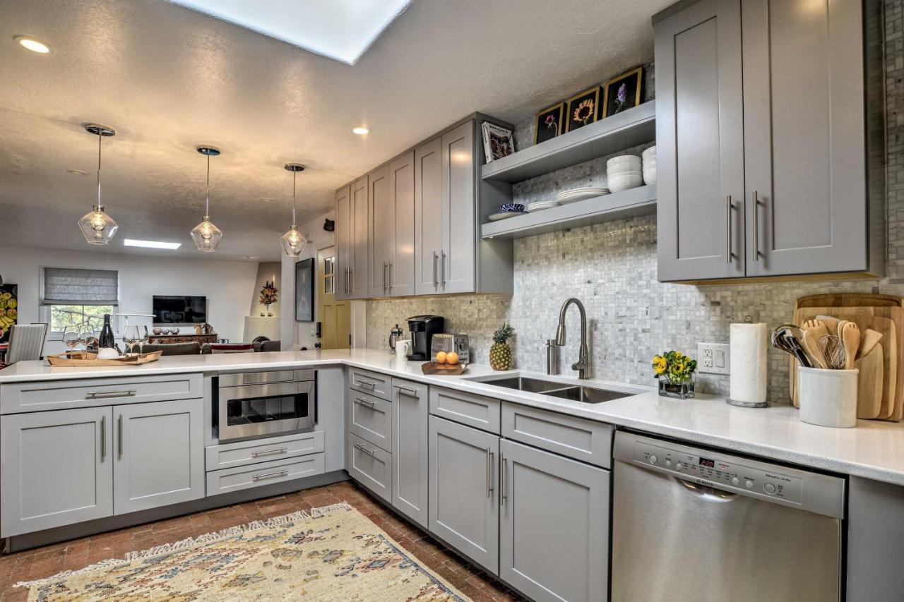 Modern Bungalow With Charm Less Than 2 Mi To Plaza Santa Fe