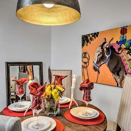 Modern W/ Charm < 2 Mi To Plaza