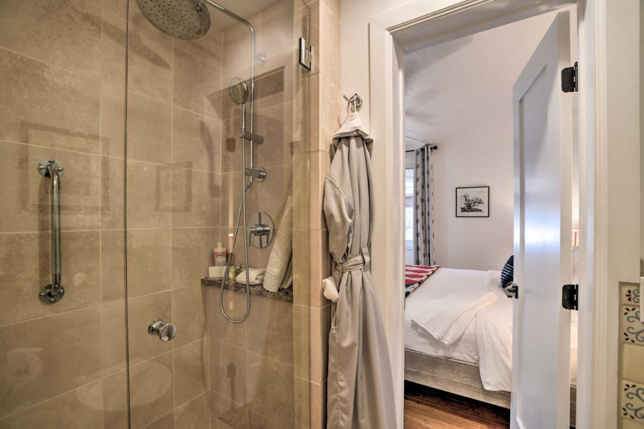 Modern With Charm Less Than 2 Mi To Plaza